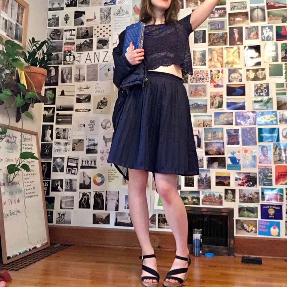 🌍 Gap pleated skirt